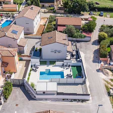 Casa Tara Three-Bedroom Holiday Home بولا المظهر الخارجي الصورة