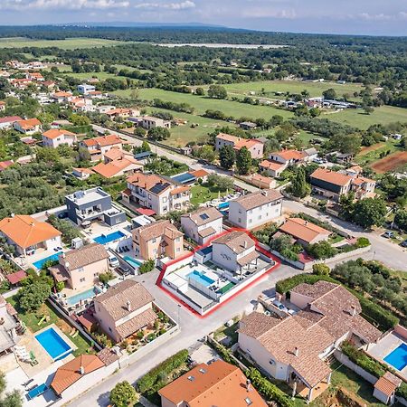 Casa Tara Three-Bedroom Holiday Home بولا المظهر الخارجي الصورة