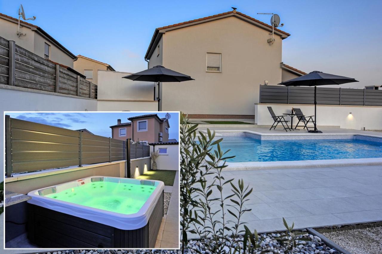 Casa Tara Three-Bedroom Holiday Home بولا المظهر الخارجي الصورة
