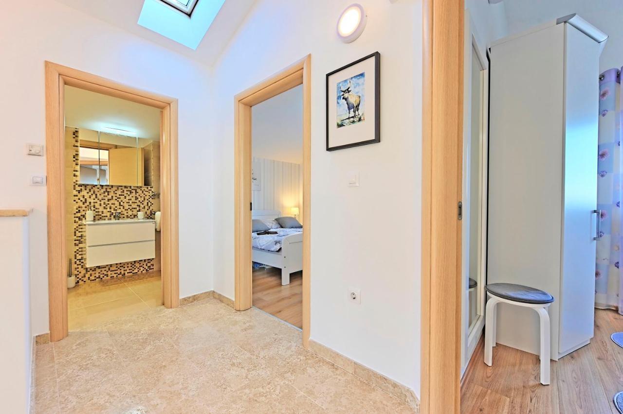 Casa Tara Three-Bedroom Holiday Home بولا المظهر الخارجي الصورة
