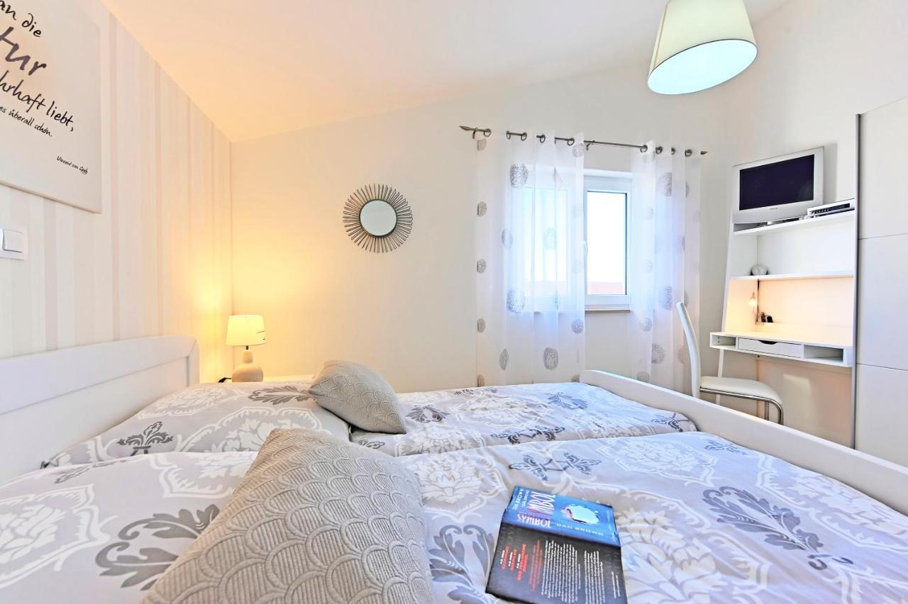 Casa Tara Three-Bedroom Holiday Home بولا المظهر الخارجي الصورة