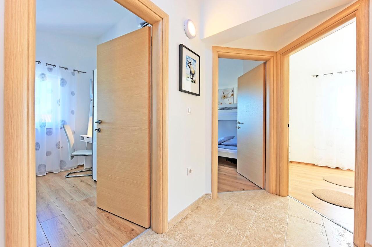 Casa Tara Three-Bedroom Holiday Home بولا المظهر الخارجي الصورة