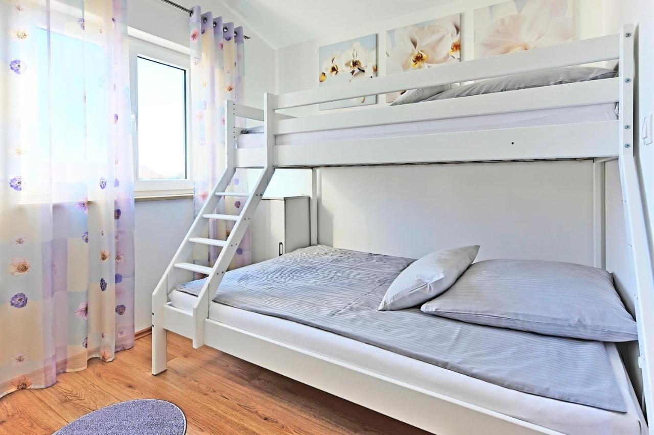 Casa Tara Three-Bedroom Holiday Home بولا المظهر الخارجي الصورة