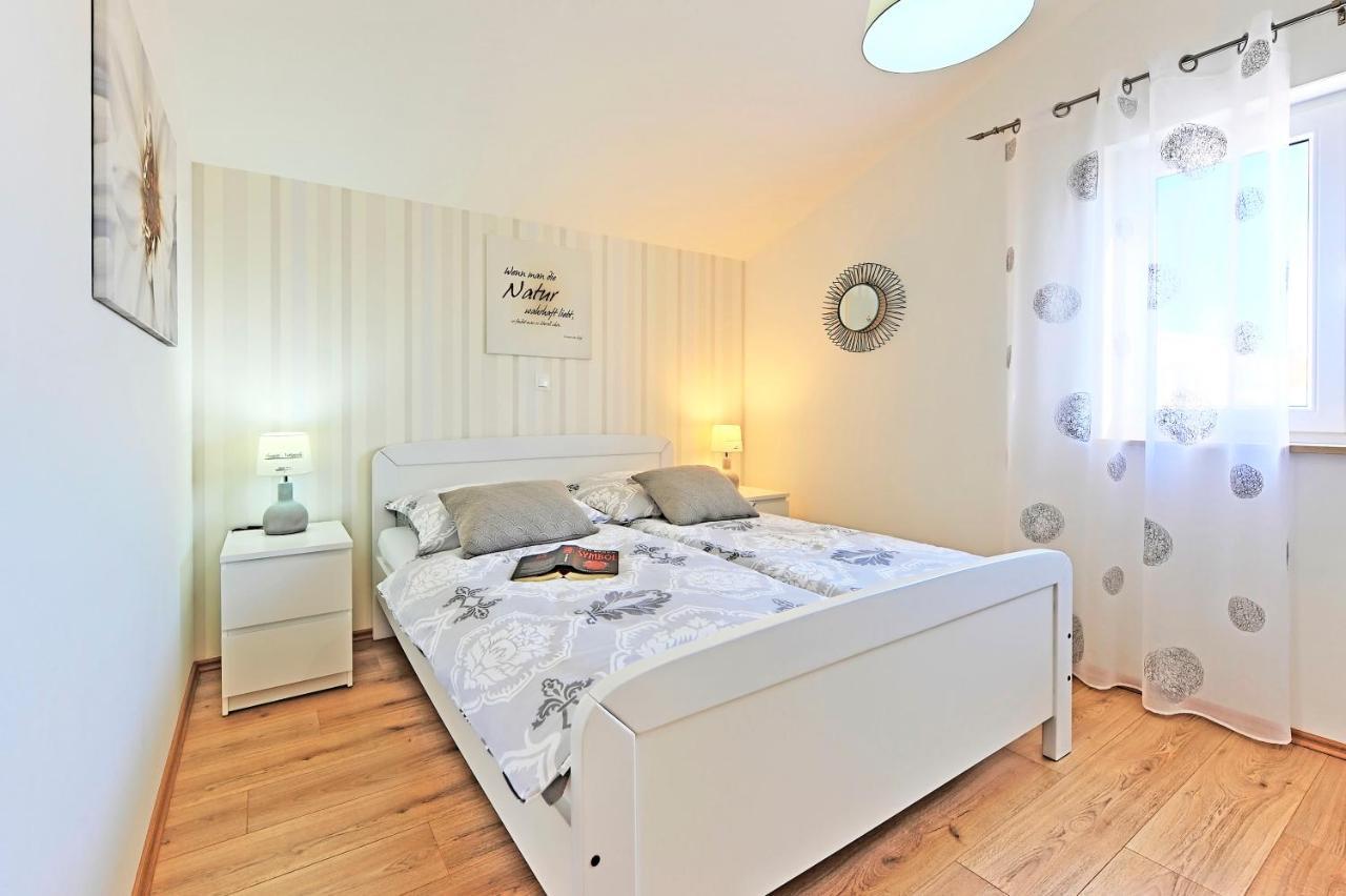 Casa Tara Three-Bedroom Holiday Home بولا المظهر الخارجي الصورة