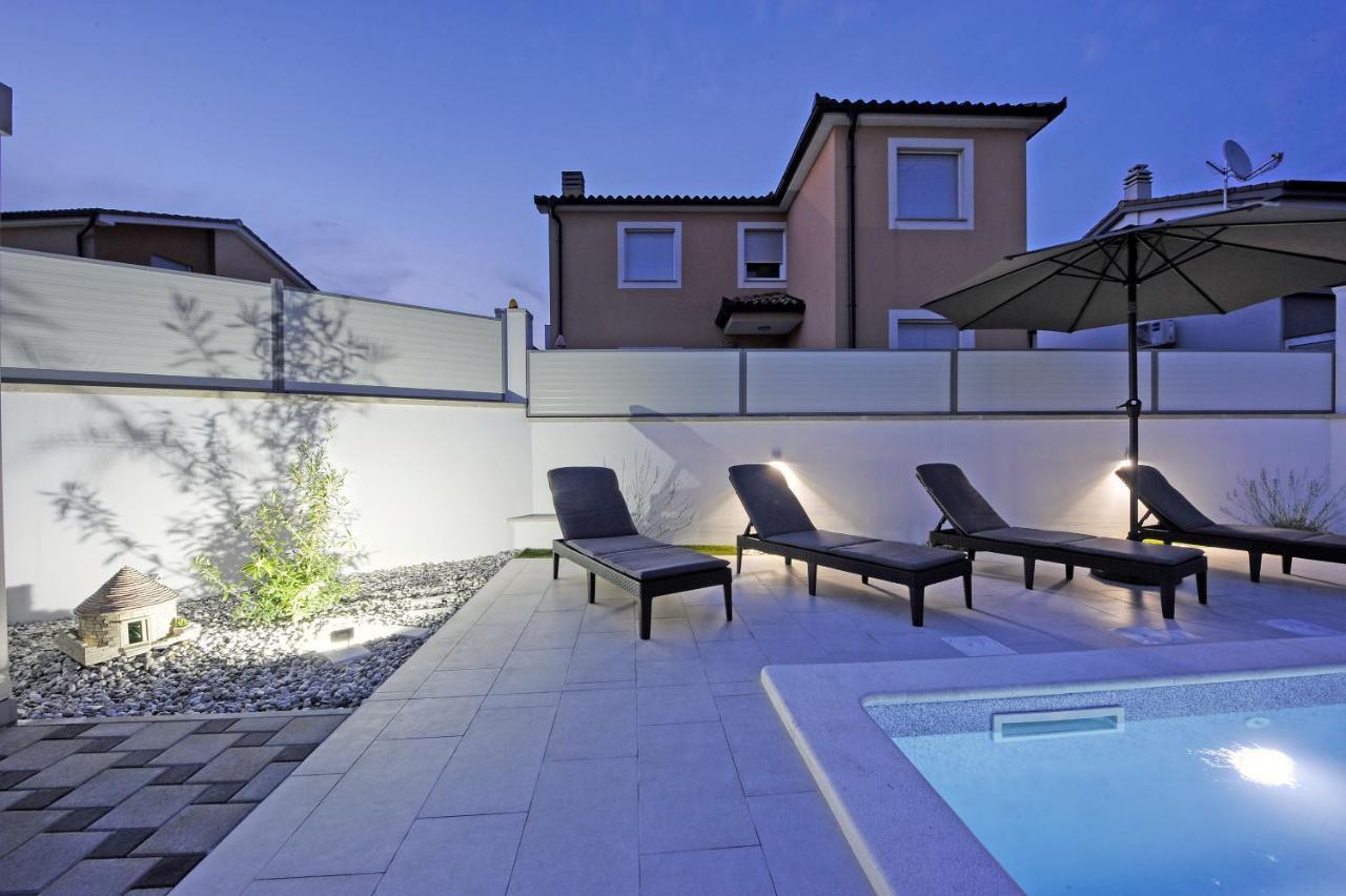 Casa Tara Three-Bedroom Holiday Home بولا المظهر الخارجي الصورة