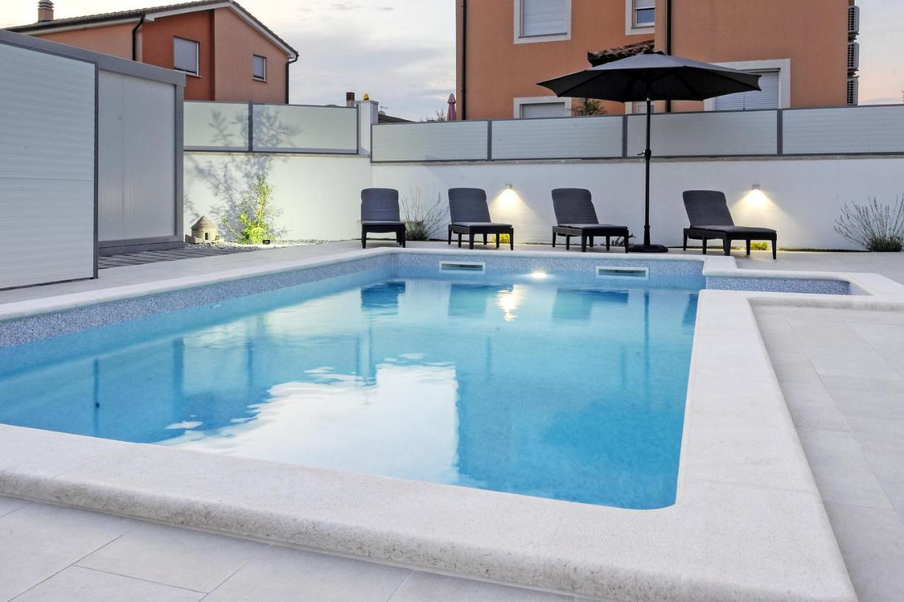 Casa Tara Three-Bedroom Holiday Home بولا المظهر الخارجي الصورة